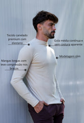 Camiseta Slim Manga Longa Gola Média Bege CW STORE