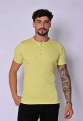 CAMISETA SLIM HENLEY CANELADA AMARELA - CW STORE