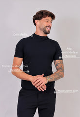 Camiseta Slim Gola Média Preta CW STORE