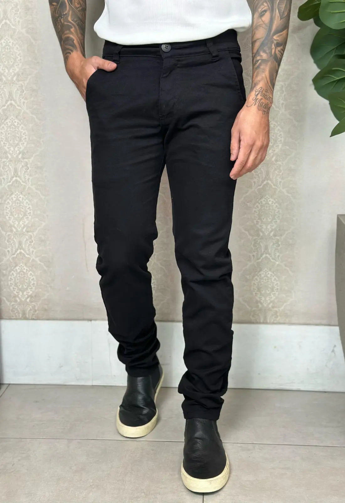 Calça Alfaiataria em Sarja com Elastano Preto CW STORE