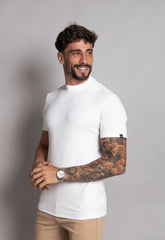 Camiseta Canelada Gola Média Masculina Branca | CW Store