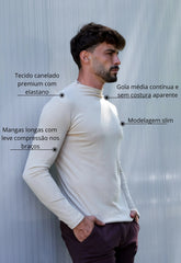 Camiseta Slim Manga Longa Gola Média Masculina Bege – caimento slim que valoriza o corpo | CW Store