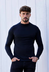 Camiseta masculina slim de manga longa com gola média na cor preta, tecido canelado e modelagem ajustada ao corpo — moda masculina CW Store