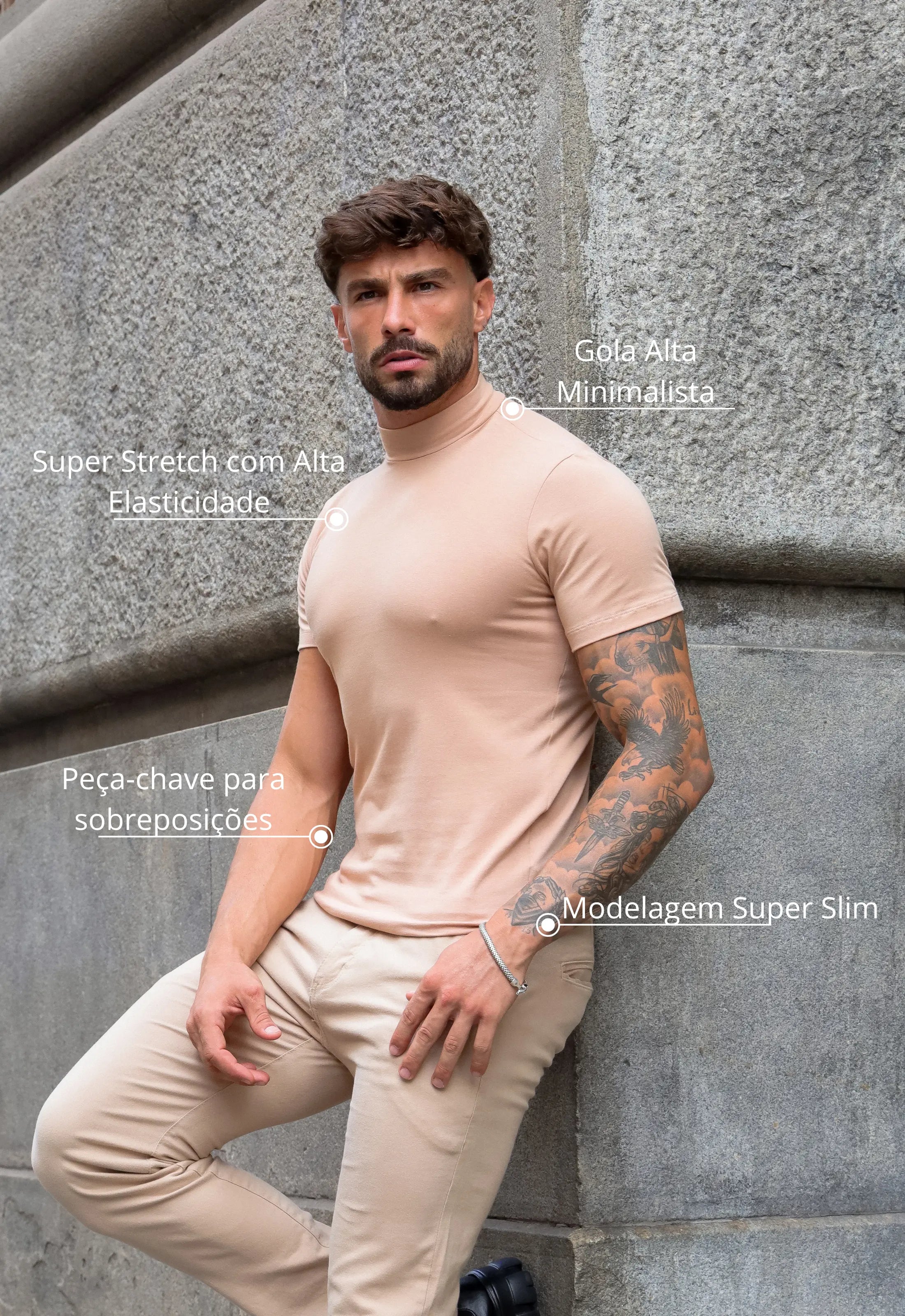 Camiseta Slim Gola Alta Bege CW STORE