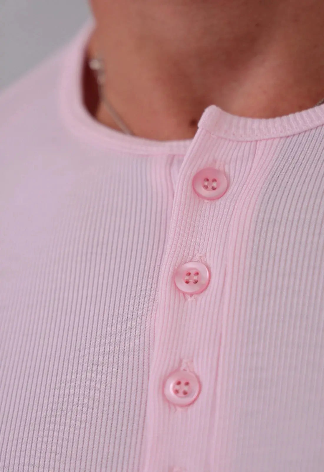 Camiseta Henley Canelada Rosa Claro CW STORE