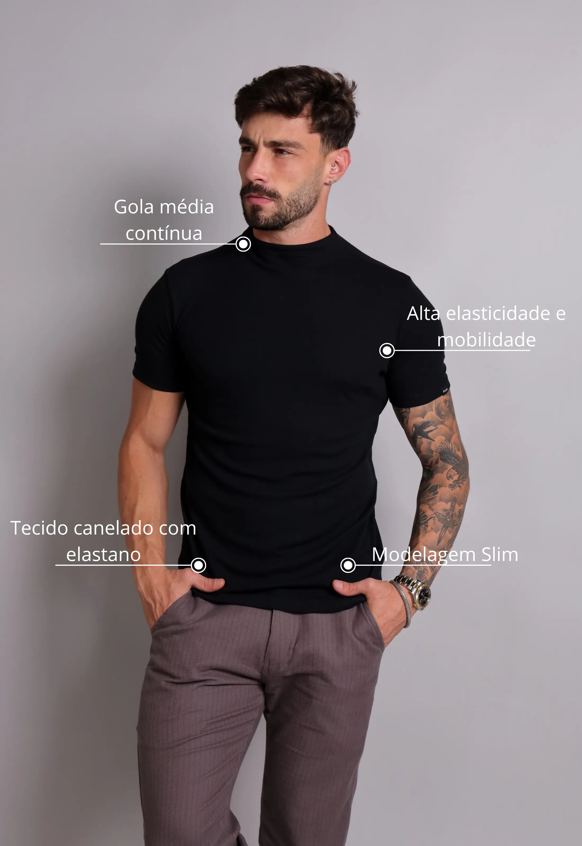 Camiseta Slim Gola Média Preta CW STORE