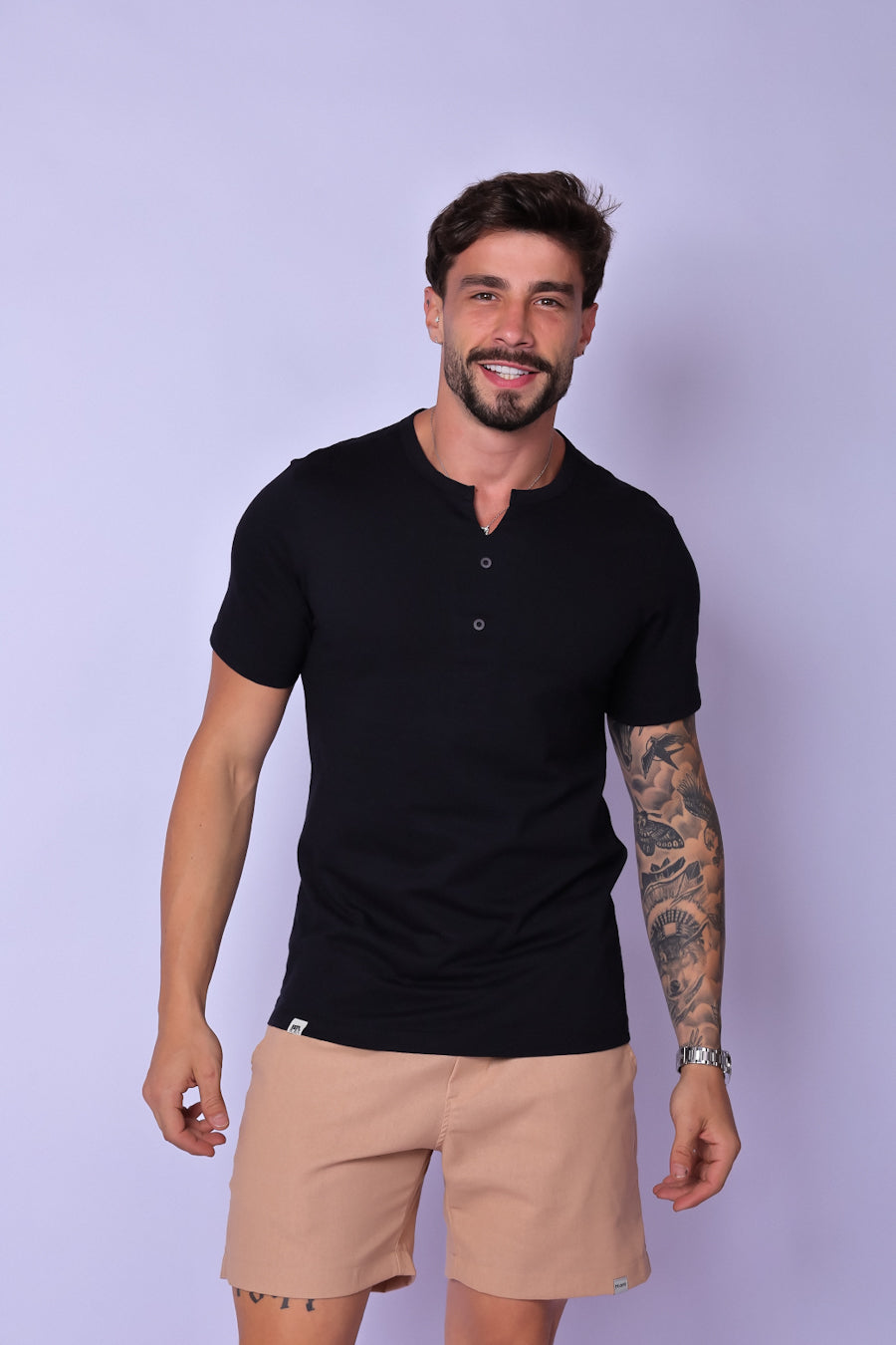 CAMISETA COM BOTÕES