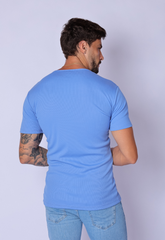 CAMISETA SLIM HENLEY CANELADA AZUL CLARO