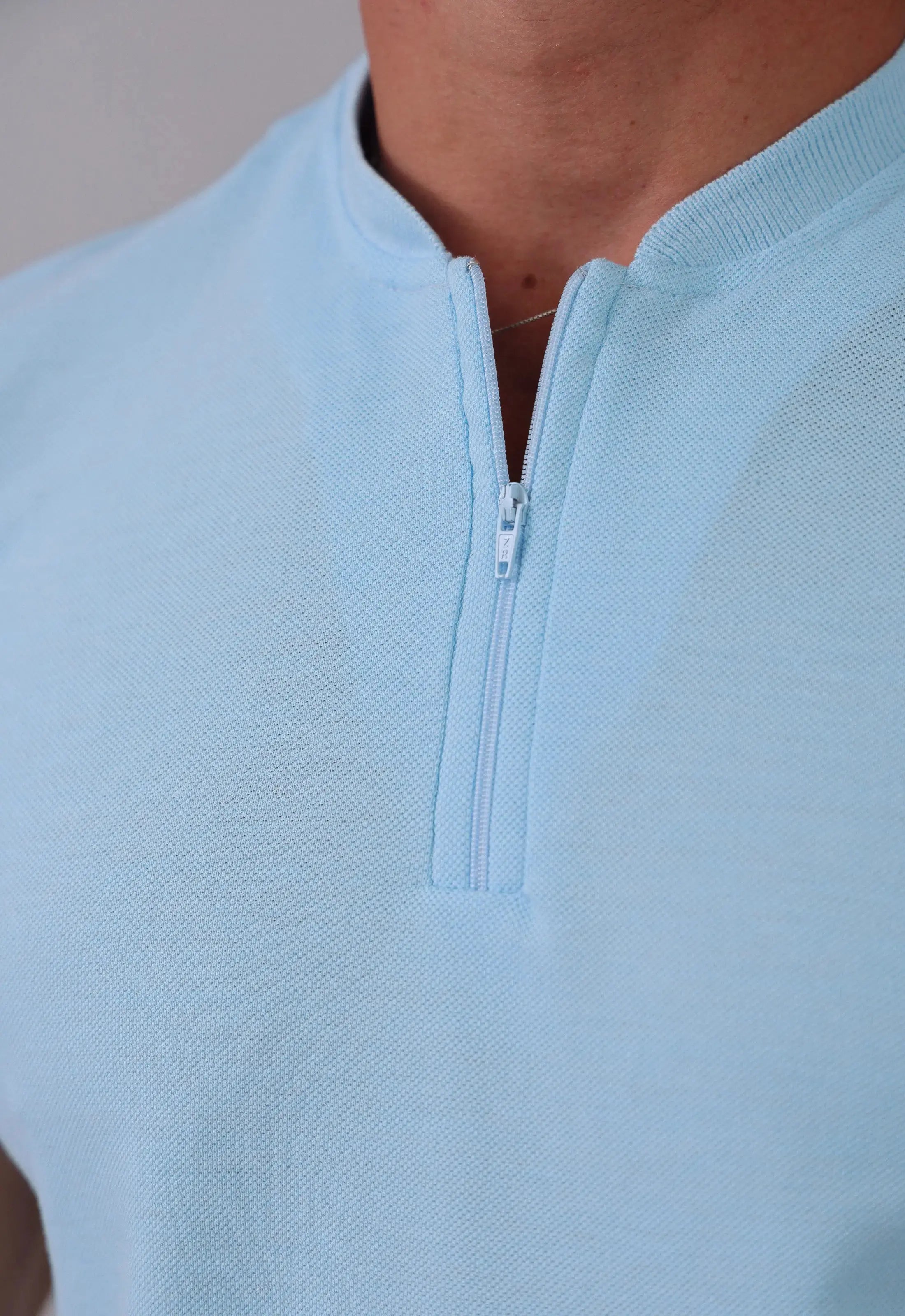 Camiseta Gola Padre Zíper Azul Claro CW STORE