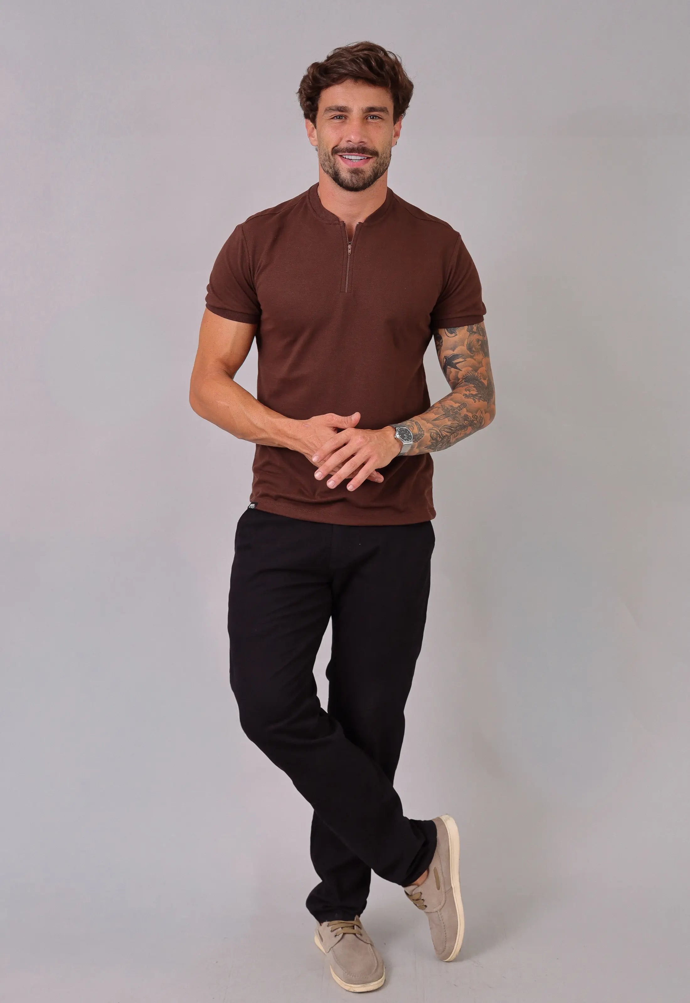 Camiseta Gola Padre Zíper Marrom CW STORE
