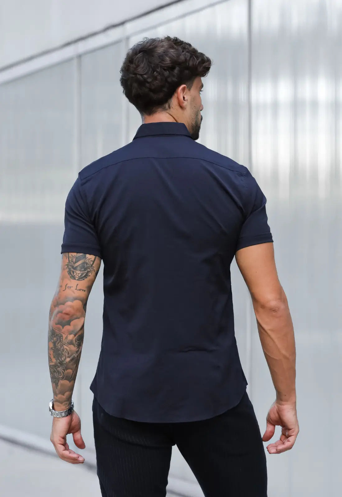 CAMISA MANGA CURTA COM ELASTANO PRETA CW STORE