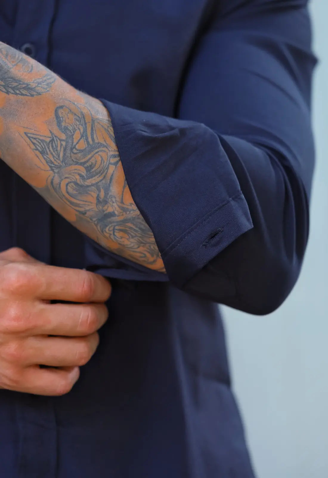 CAMISA MANGA LONGA COM ELASTANO PRETA CW STORE