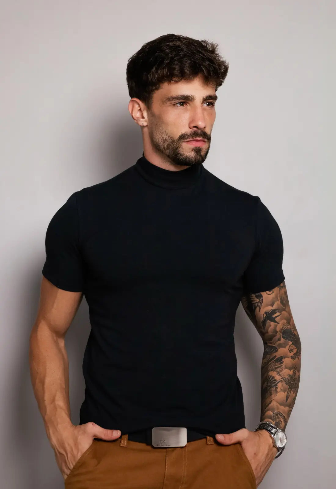 Camiseta Gola Alta Masculina Slim Preta - Estilo e Conforto – CW STORE
