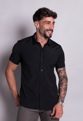 CAMISA MANGA CURTA COM ELASTANO PRETA