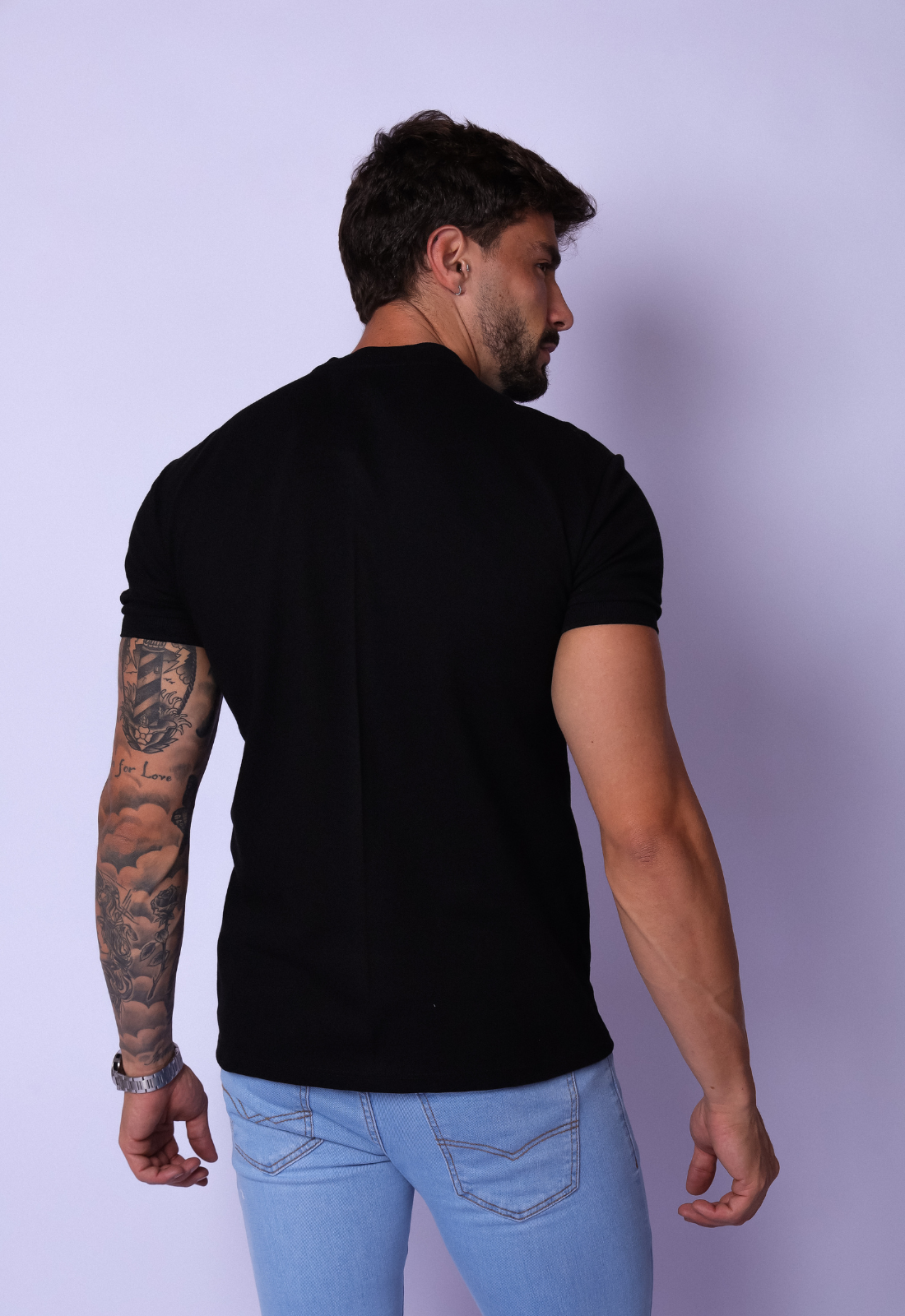 CAMISETA SLIM GOLA PADRE COM ZÍPER PRETA