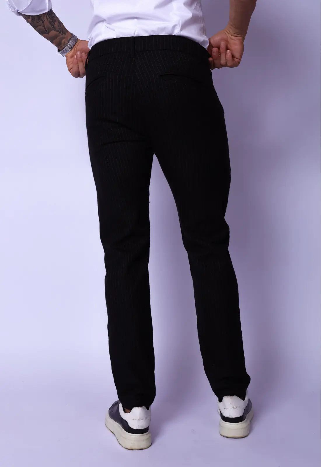 CALÇA RISCA DE GIZ COM ELASTANO PRETO