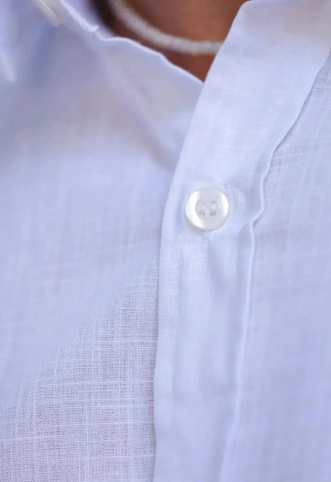 Camisa Masculina Manga Curta Flame Slim Branco – textura diferenciada do tecido | CW Store