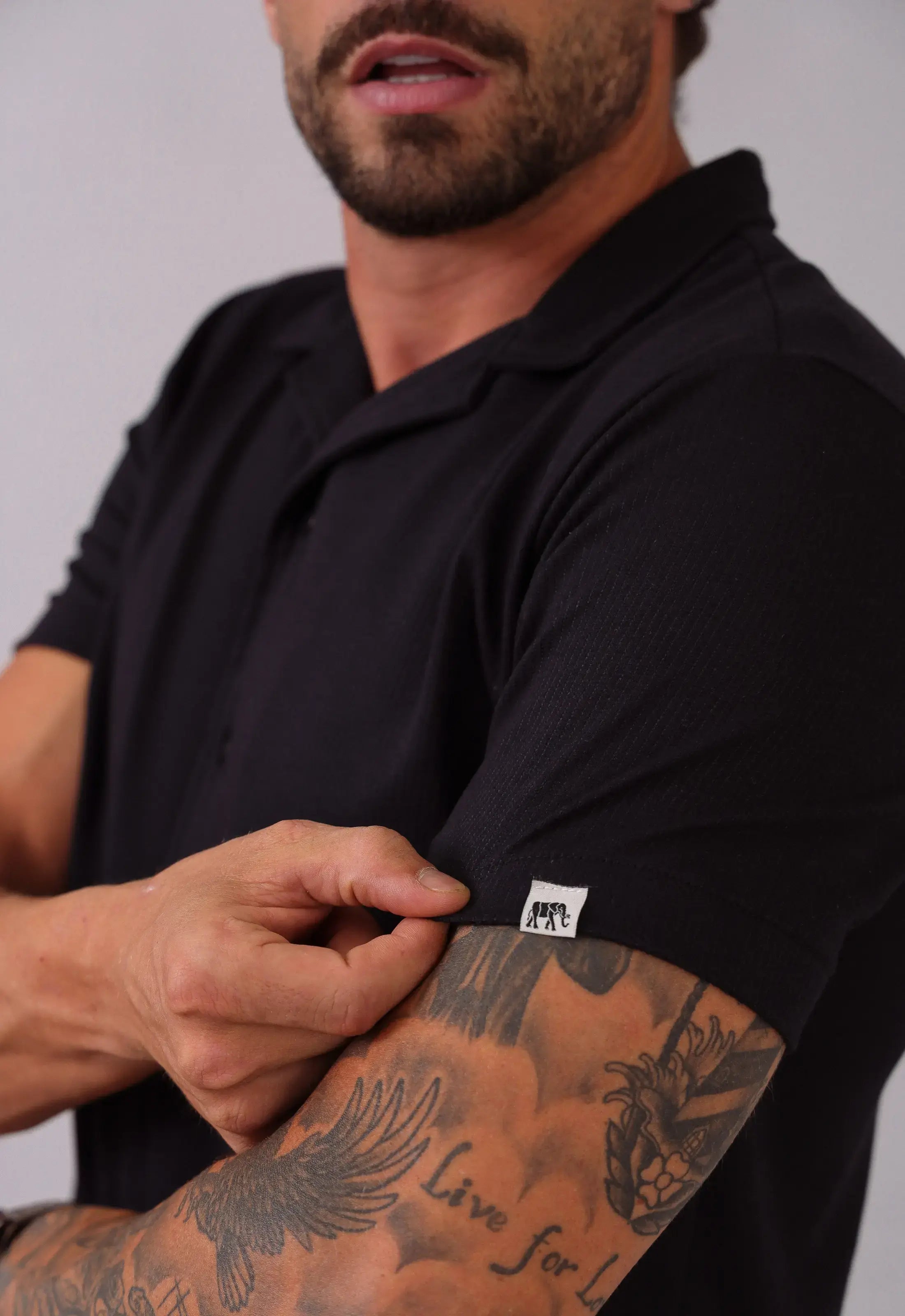 Camisa Masculina Slim Canelada Preta – versátil do casual ao social | CW Store
