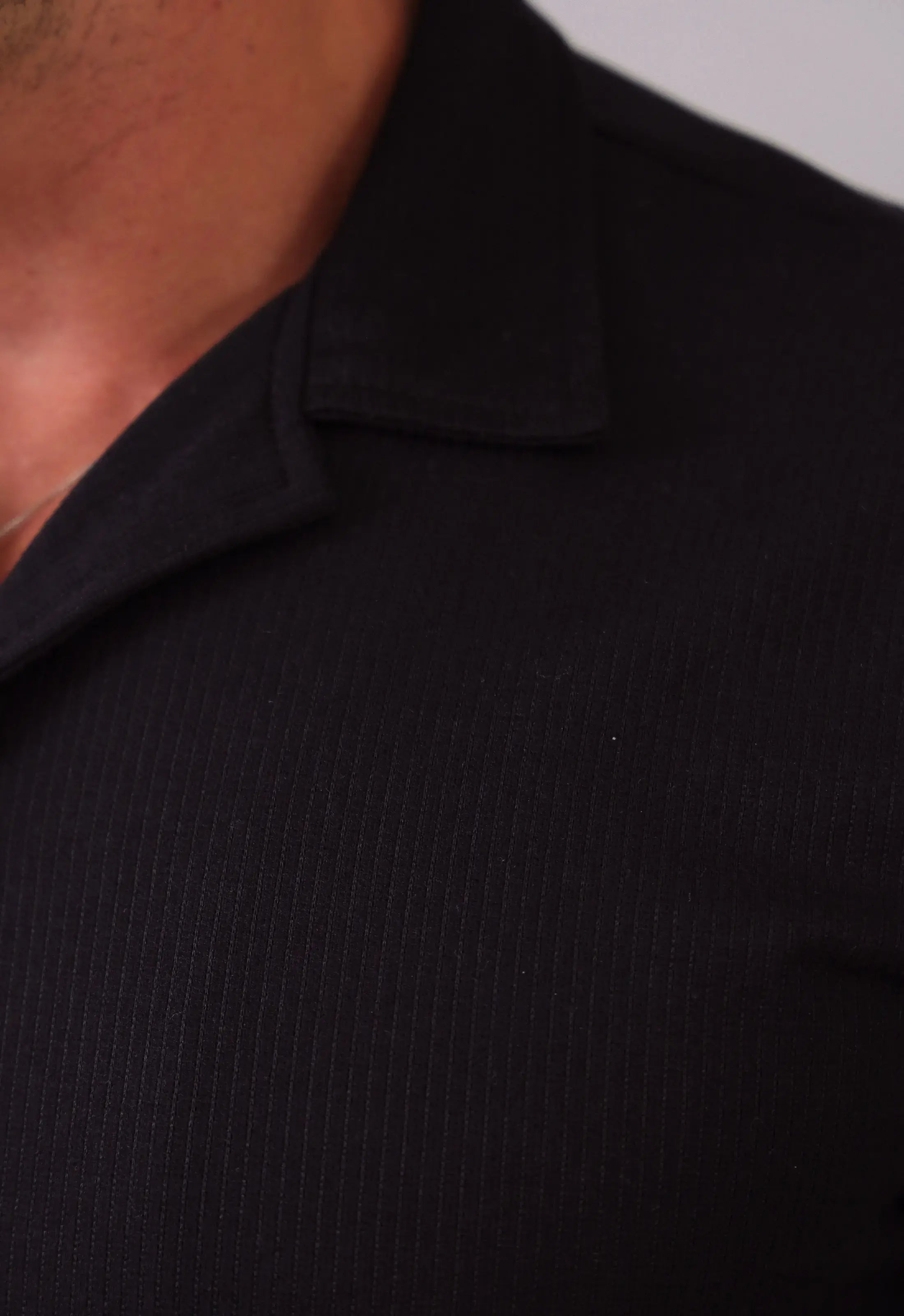 Camisa Masculina Slim Canelada Preta – estilo masculino premium | CW Store