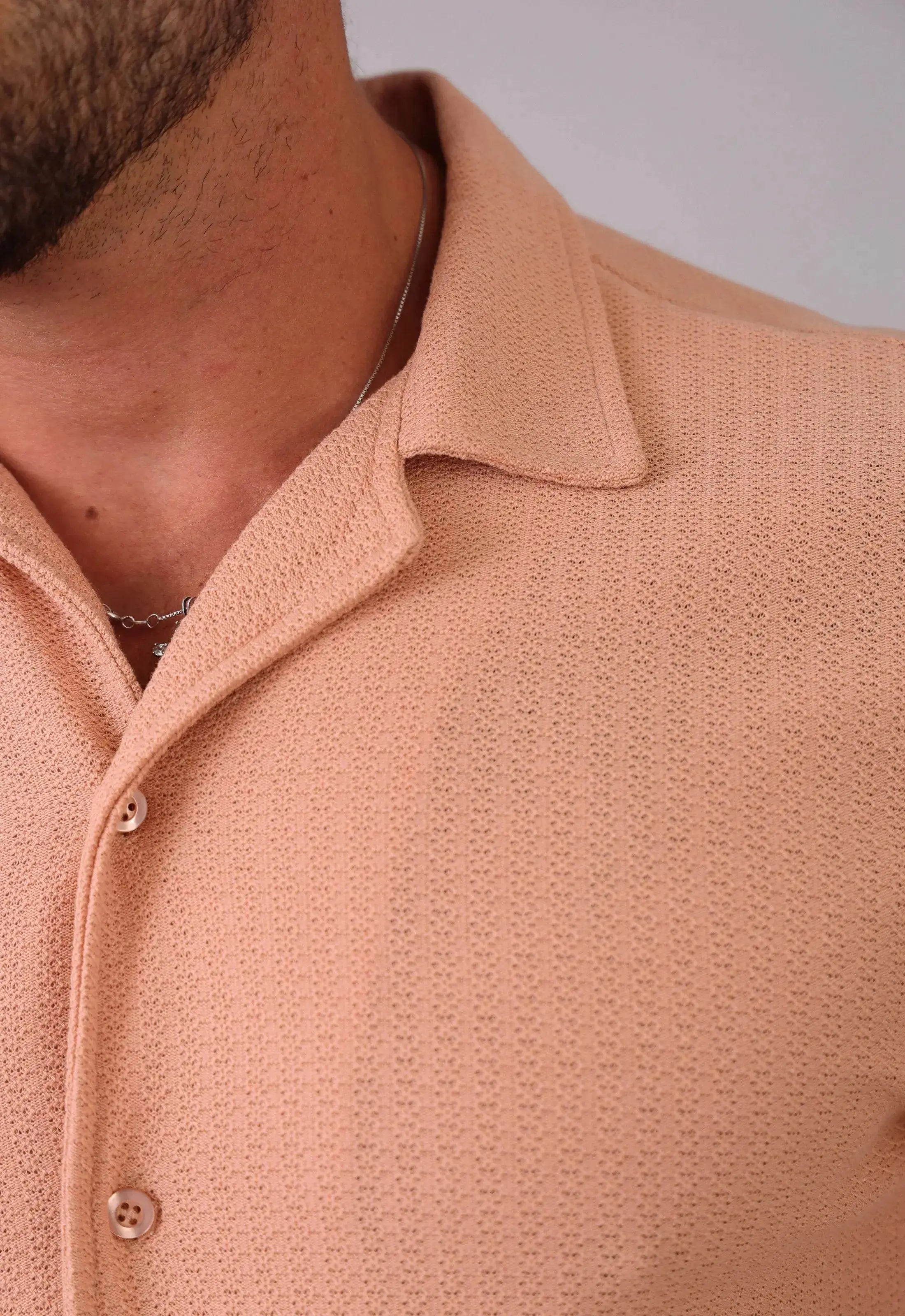 Camisa Masculina Tricot Bege – tecido de toque macio e caimento leve | CW Store