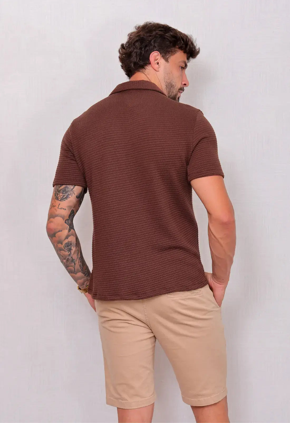 Camisa Masculina Tricot Touch Marrom – acabamento refinado | CW Store