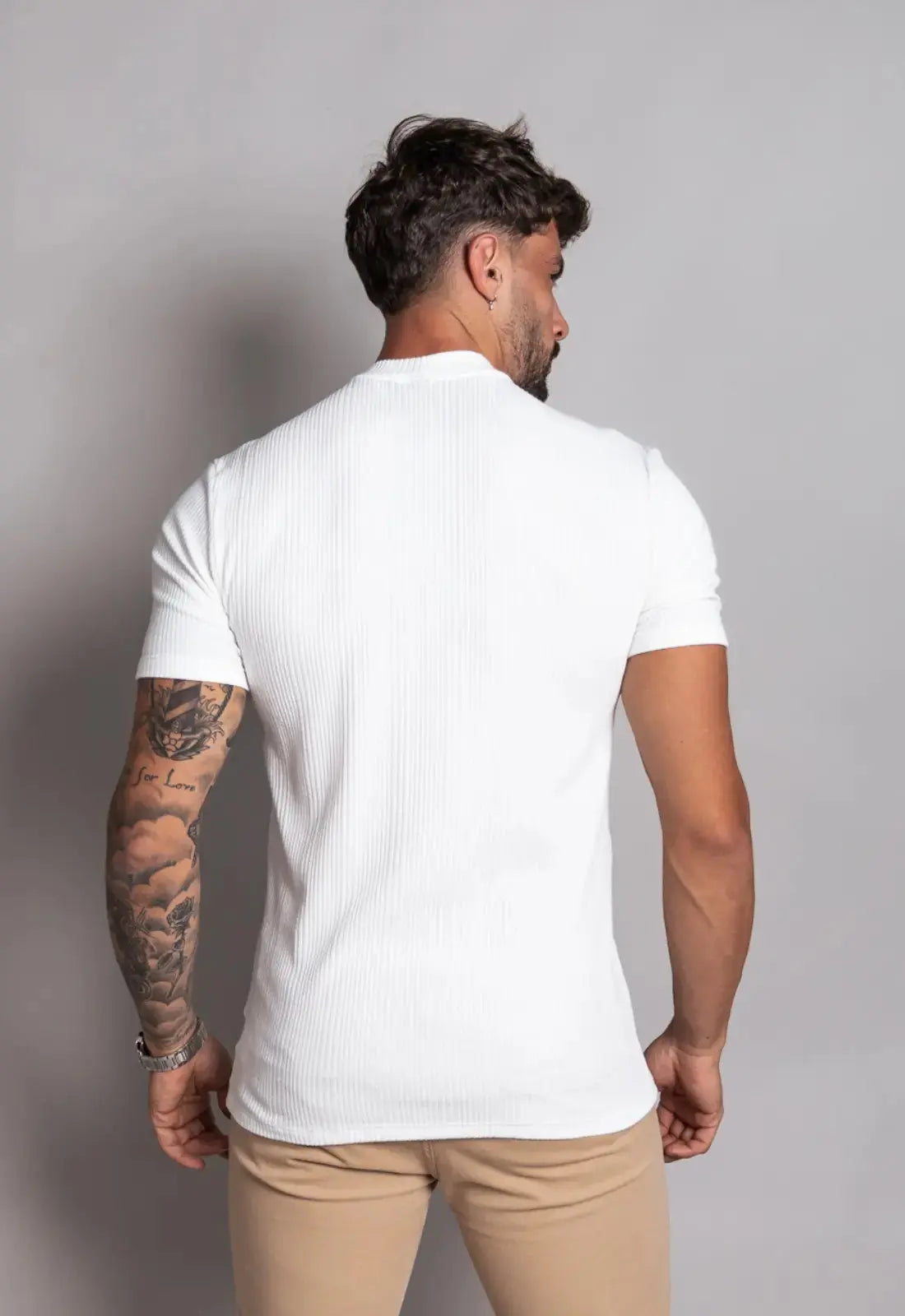 Camiseta Canelada Gola Média Masculina Branca – moda masculina premium | CW Store