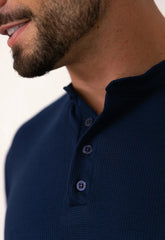 Camiseta Henley Slim Tricot com Elastano Masculina Azul Marinho – abertura frontal em botões | CW Store