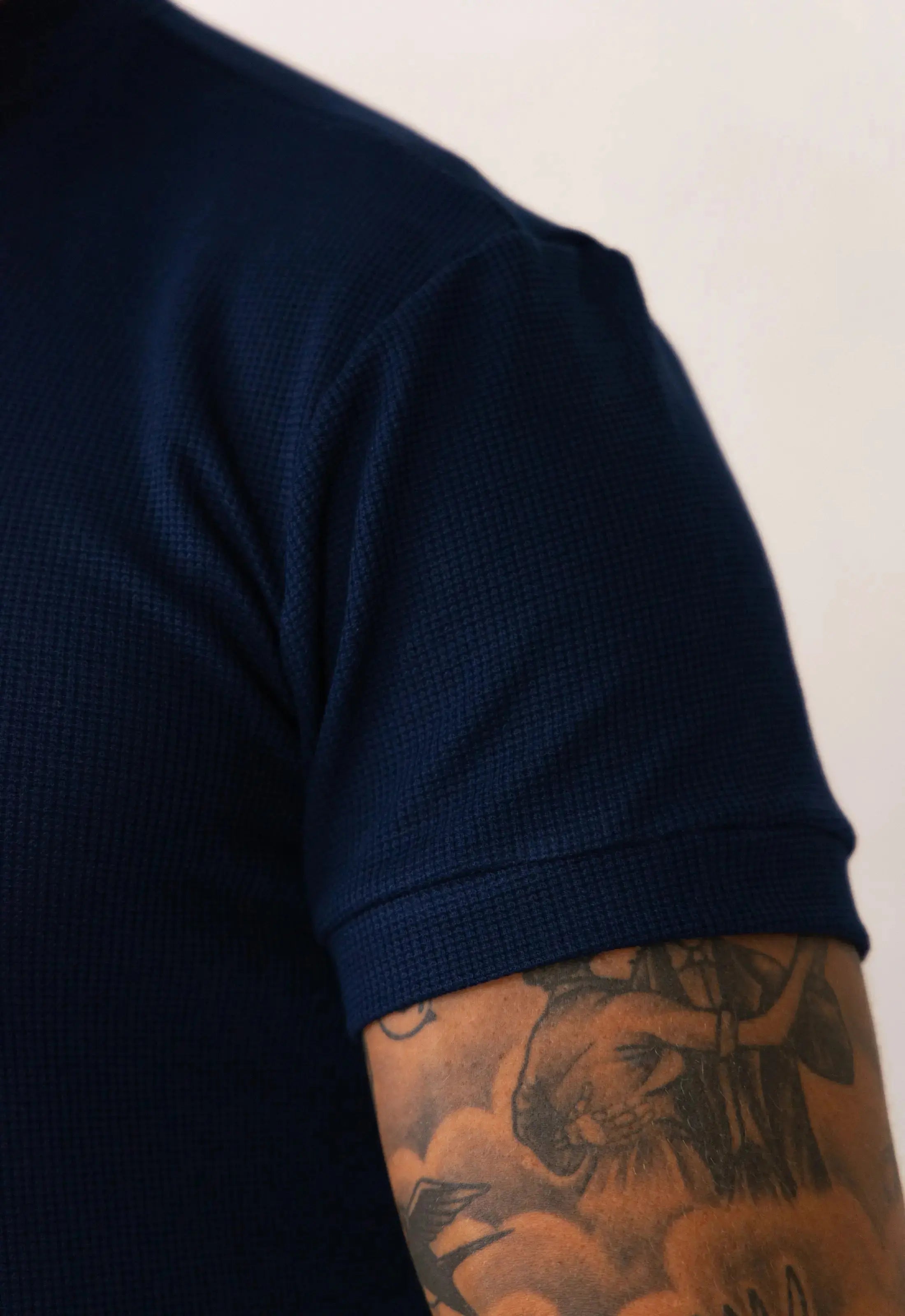 Camiseta Henley Slim Tricot com Elastano Masculina Azul Marinho – conforto premium o dia todo | CW Store