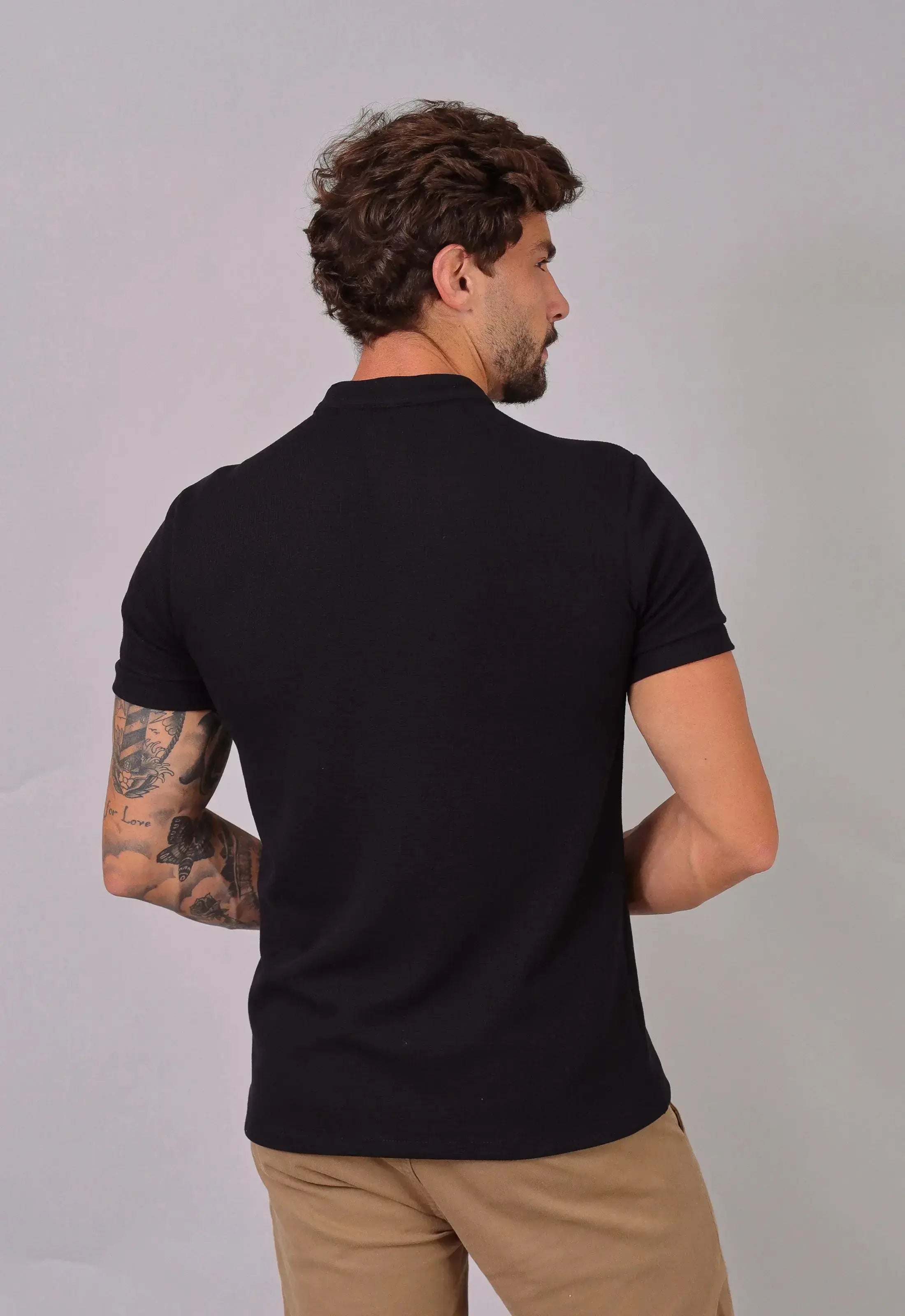 Camiseta Henley Slim Tricot com Elastano Masculina Preta – conforto premium o dia todo | CW Store