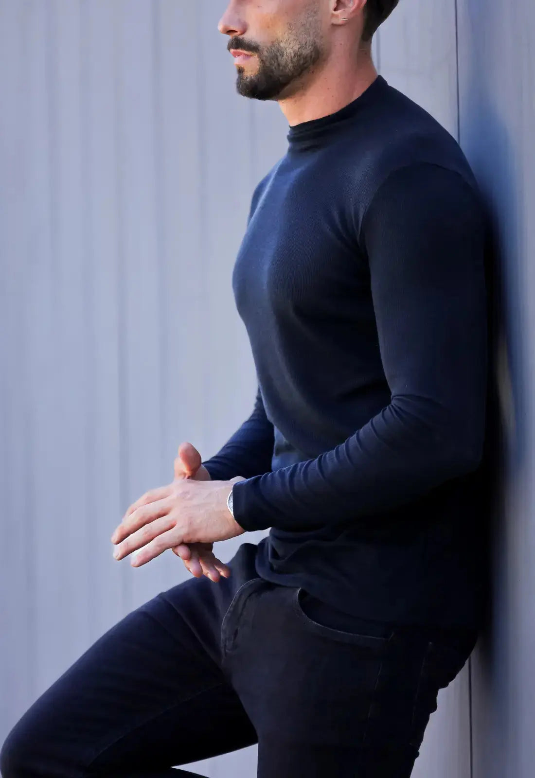 Camiseta Slim Manga Longa Gola Média Masculina Preto – versátil para diversos looks | CW Store