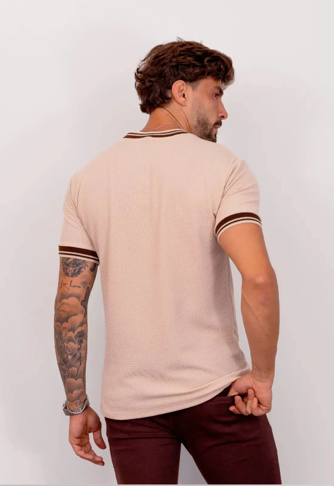 Camiseta Tricot Italiana Masculina Bege – textura sofisticada que não amassa | CW Store