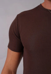 Camiseta Masculina Tricot Marrom Café – toque macio e caimento ajustado | CW Store