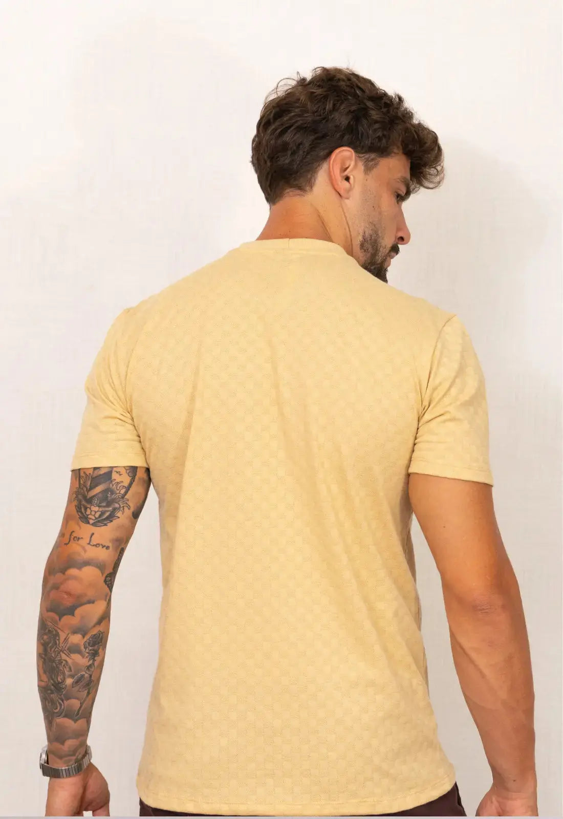 Camiseta Masculina Tricot Xadrez Bege – textura sofisticada que não amassa | CW Store