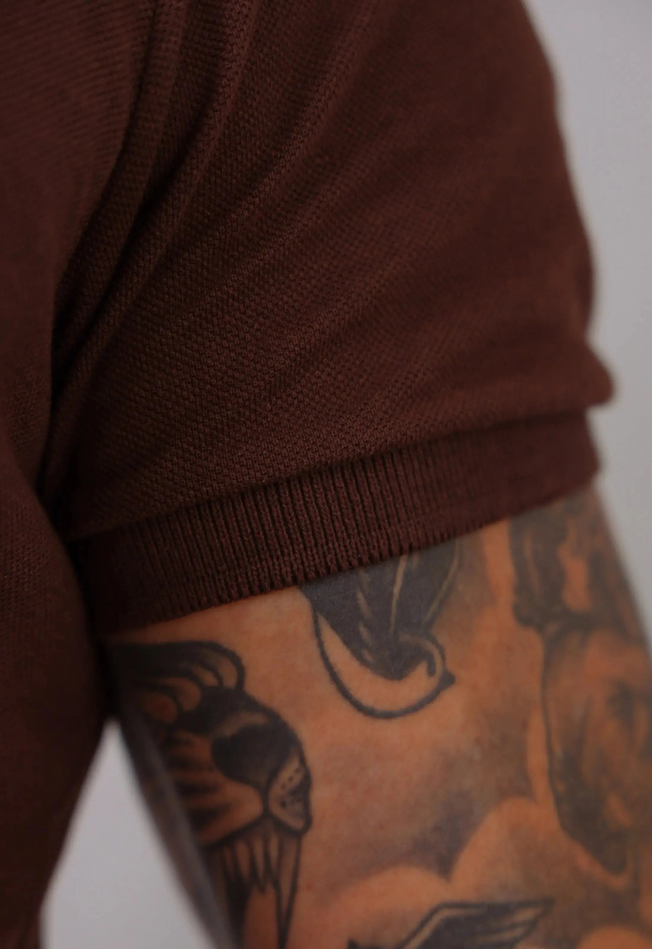 Camiseta com Zíper Masculina Marrom – versátil para o dia a dia | CW Store